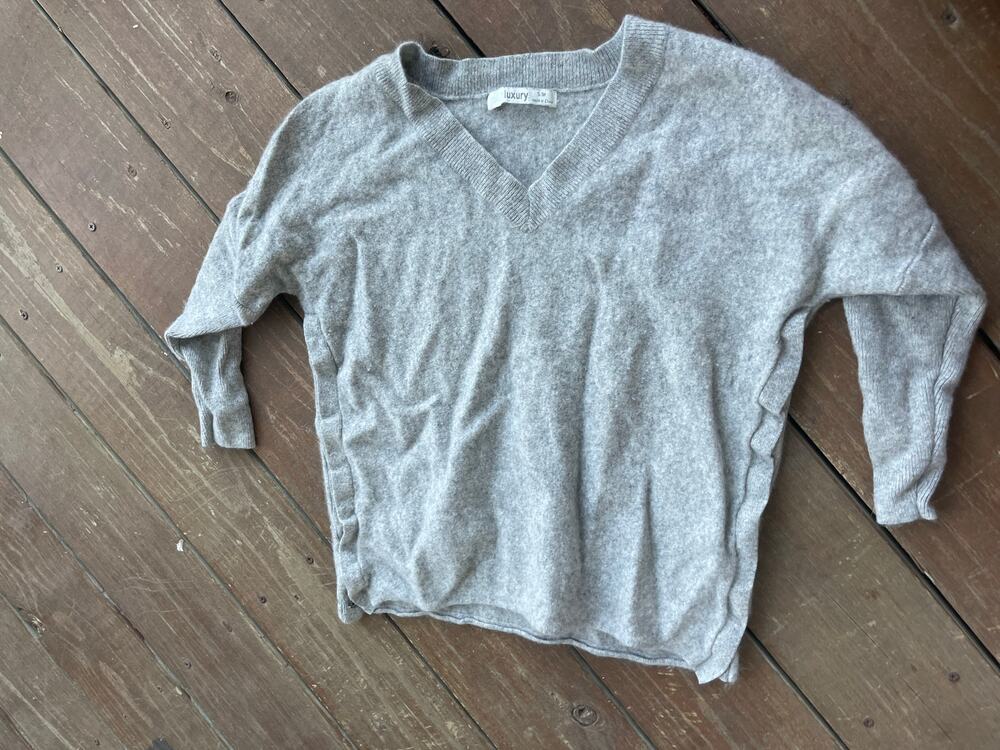 Luxury womens small grey vneck sweater